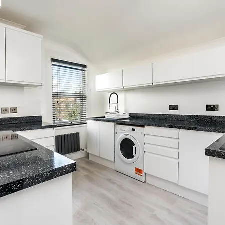 Nicely Furnished Double - Close To Croydon Hospital Guest house *