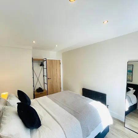 The Farringdon Flat * London
