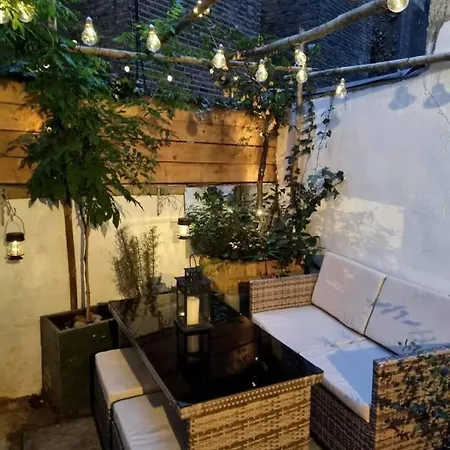 Apartment Spacious & Renovated 1-Bed Garden Flat In London London