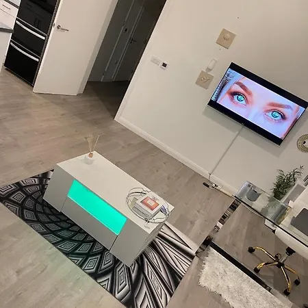 Nest Apartment *