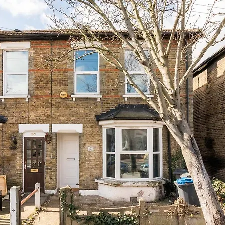 Nicely Furnished Double - Close To Croydon Hospital
