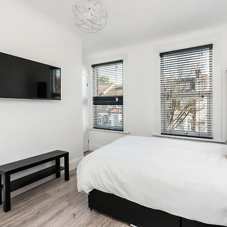 Nicely Furnished Double - Close To Croydon Hospital Guest house *