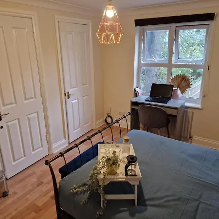 Holiday home What A Great Location In With 4 Bedrooms! *