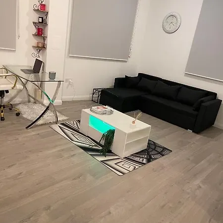 Nest Apartment *
