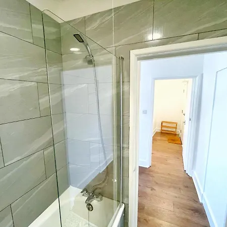 1 Bedroom Gem, Prime Location. Apartment *