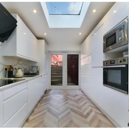 4 Bedrooms Villa, Hugh Street Central Londres