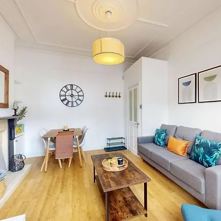 Spacious 2bd Cricklewood *