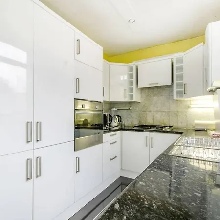 Apartment Stunning Three Bed In West Hampstead