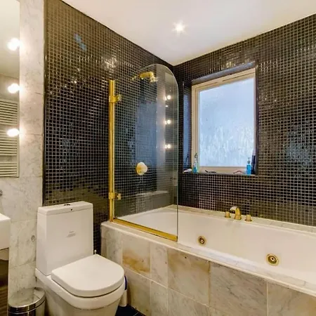 Stunning Three Bed In West Hampstead Apartment