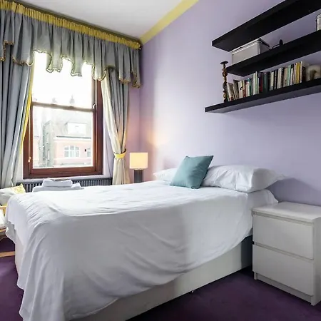Stunning Three Bed In West Hampstead Apartment *