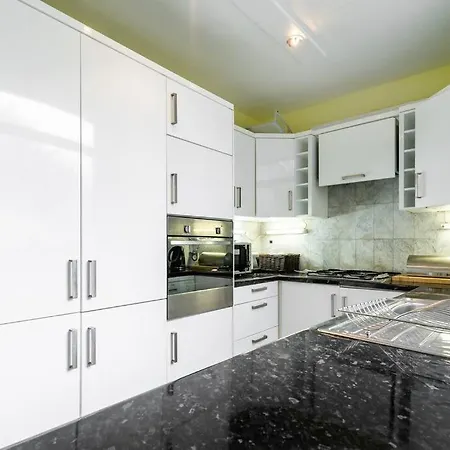 Stunning Three Bed In West Hampstead * London