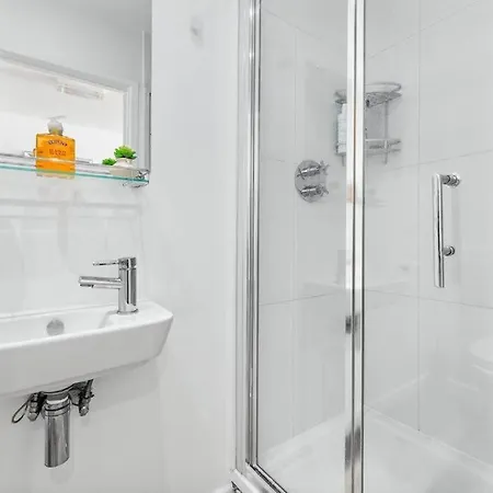 Sleep 6 Piccadilly 1 Bedroom Flat In Vr5 London
