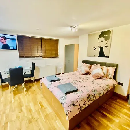 One Bed In Camden London