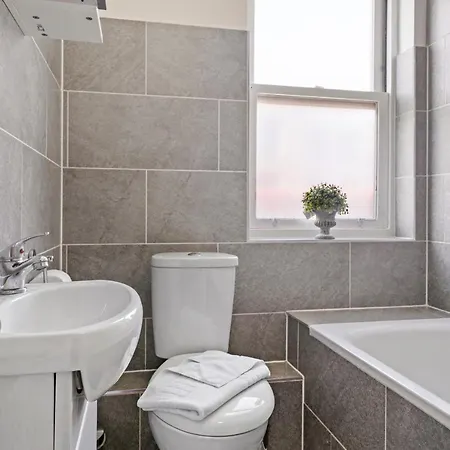 2bed1bath Entire House In The Heart Of Camden Town Apartment London