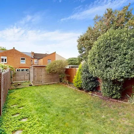 Apartment Spacious 2bd Cricklewood *
