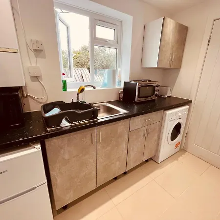 Apartment Large And Comfy Flat C Near Heathrow