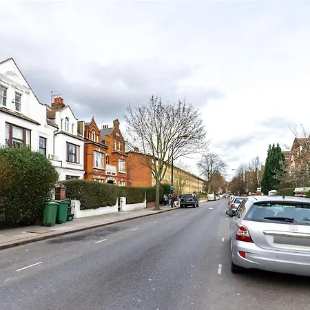 Stunning Three Bed In West Hampstead * London