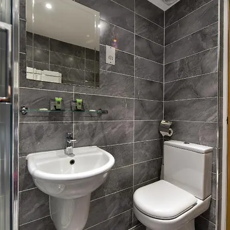 Queens Park Premier Hyde Park Hotel 4*