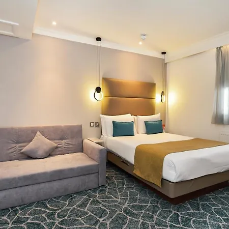 Hotel Queens Park Premier Hyde Park 4*