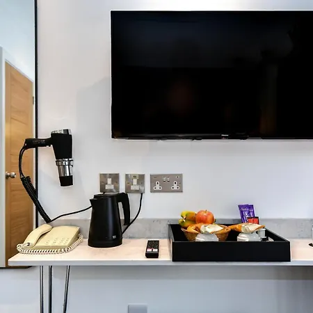 Hotel Queens Park Premier Hyde Park 4*