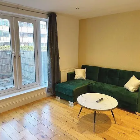 1 Bed Flat Near Apartment London