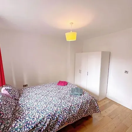 Apartment 1 Bed Flat Near London