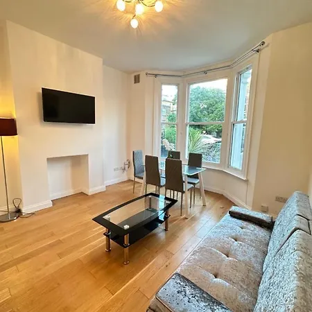 Maida Vale 3-bedroom Apartment