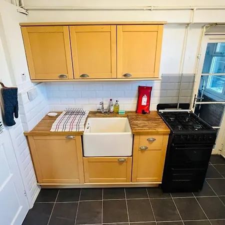 Traditional 3 Bed Flat In Highgate * London