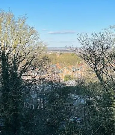 Apartment Traditional 3 Bed Flat In Highgate London