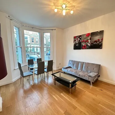 Maida Vale 3-bedroom Apartment