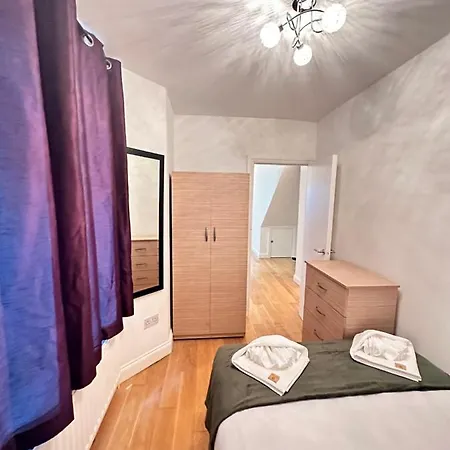 Maida Vale 3-bedroom Apartment *