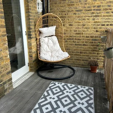 West Luxury Oasis, Ealing Broadway - Location!!! Apartment *
