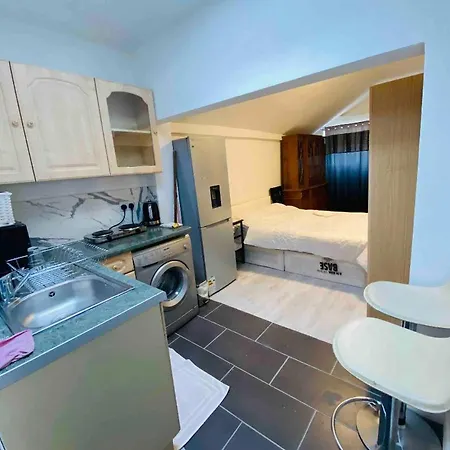 Cosy In Chingford Near A406 Apartment *