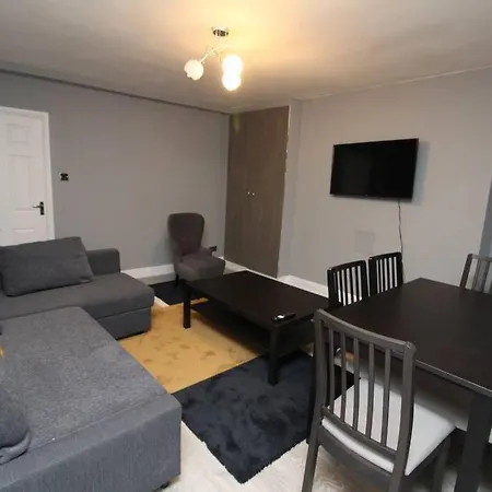 Modern 2 Bed Close To City * London