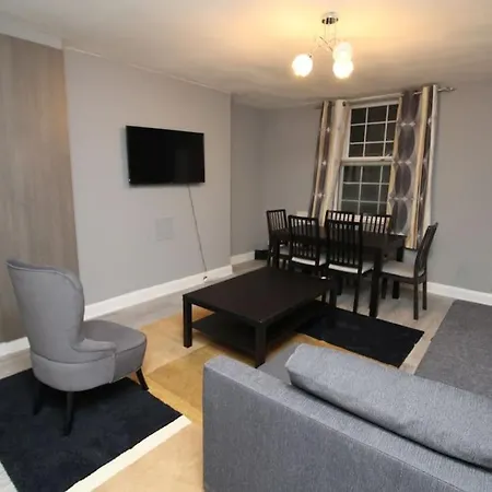 Apartment Modern 2 Bed Close To City