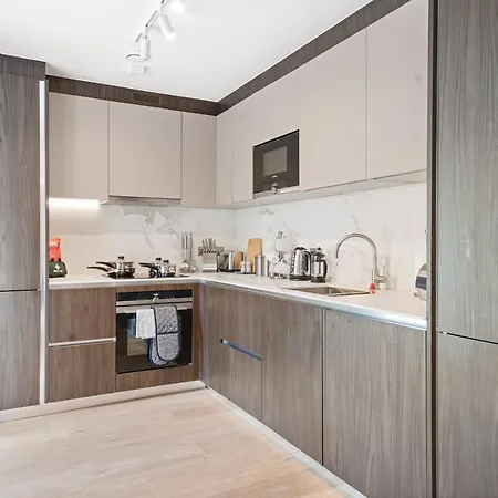 Holiday home Comfortable London Retreat - Sleeps 6 *