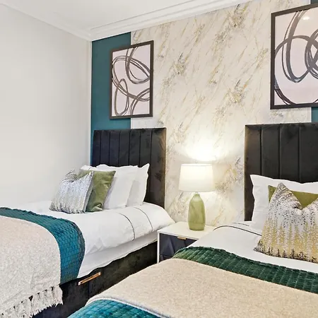 Comfortable London Retreat - Sleeps 6 *