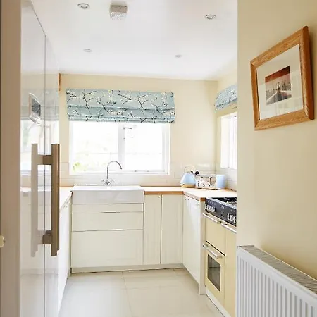 Apartment Second Nest Hampton Street London
