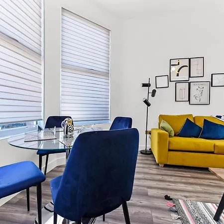 Comfy And Contemporary One Bedroom Flat Apartment London
