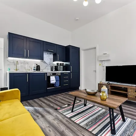 Apartment Comfy And Contemporary One Bedroom Flat *