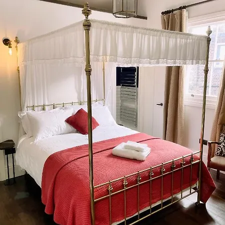 Hotel Maids Guest