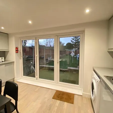 Cozy En-suite Near Stratford Penzion *