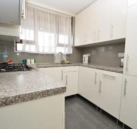 Large Private With Balcony * London