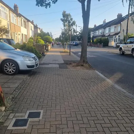 Private In London, Homestay