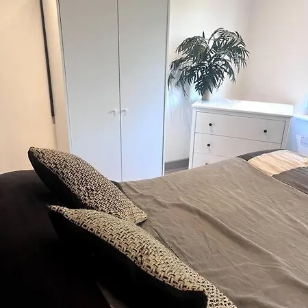 Romford Cosy Flat Apartment Havering