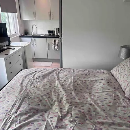 Romford Cosy Flat Apartment Havering