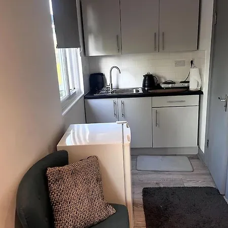 Romford Cosy Flat Apartment Havering