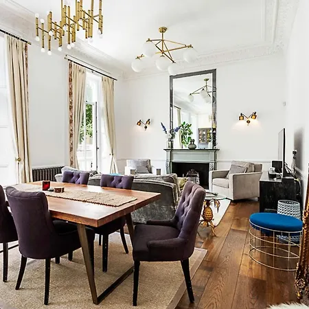 Notting Hill Charm 2-bed Gem Apartment