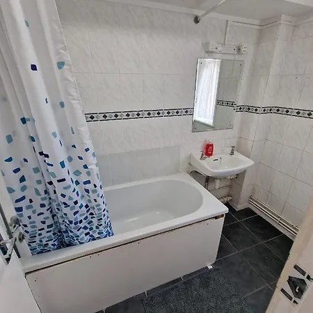 Double With Excellent Views - Central Homestay London