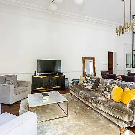Notting Hill Charm 2-bed Gem * London